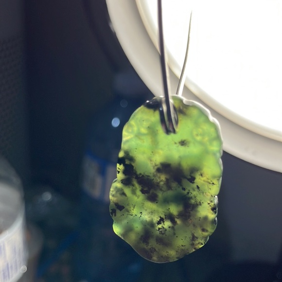 Dark green Burma jade pendant - Picture 6 of 6